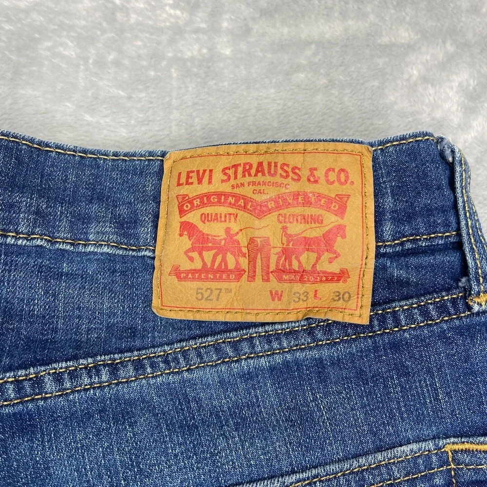 Levis these levi